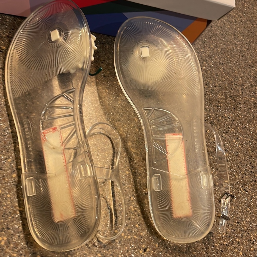 KATY PERRY “THE GELI-PVC” in CHERRY RED SIZE 9/39 WORN ONLY A FEW TIMES WITH BOX - Picture 3 of 6
